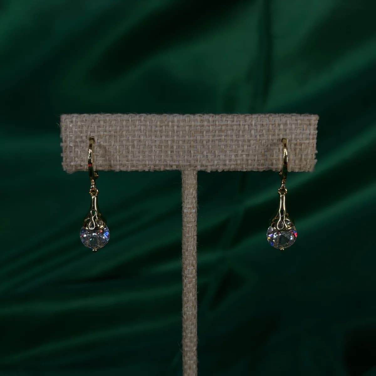 Aretes Largos con Gota de Chapa de Oro 18k