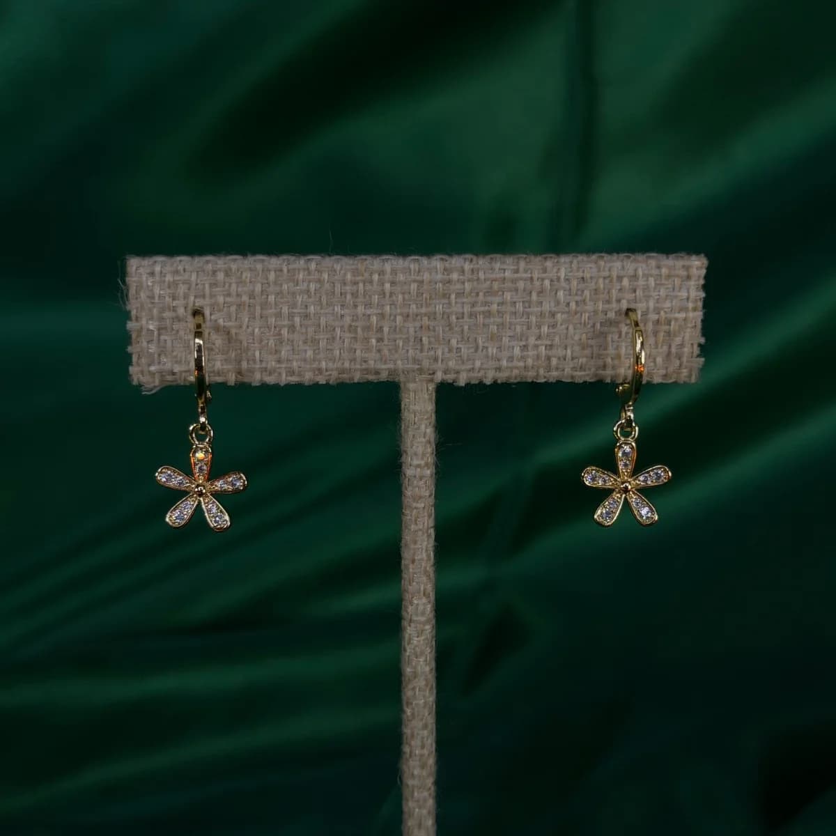 Aretes Largos Florales de Chapa de Oro 18k