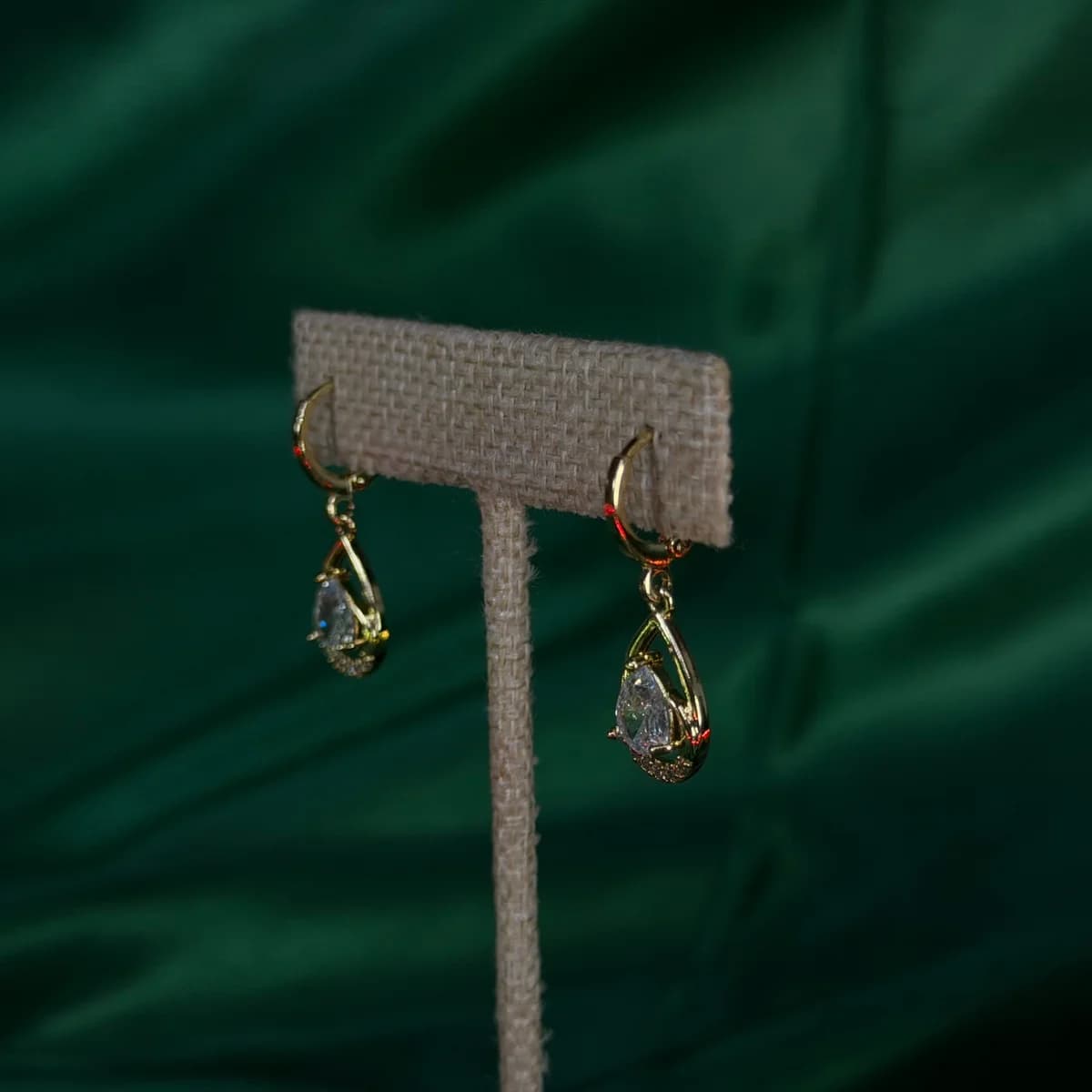Aretes Largos de Gota en Chapa de Oro 18k — vista 2