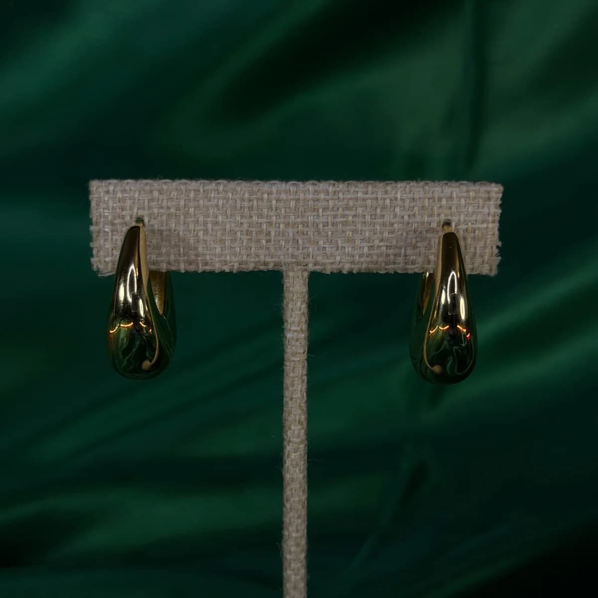 Arracadas Clásicas con Baño de Chapa de Oro 18k — vista 2