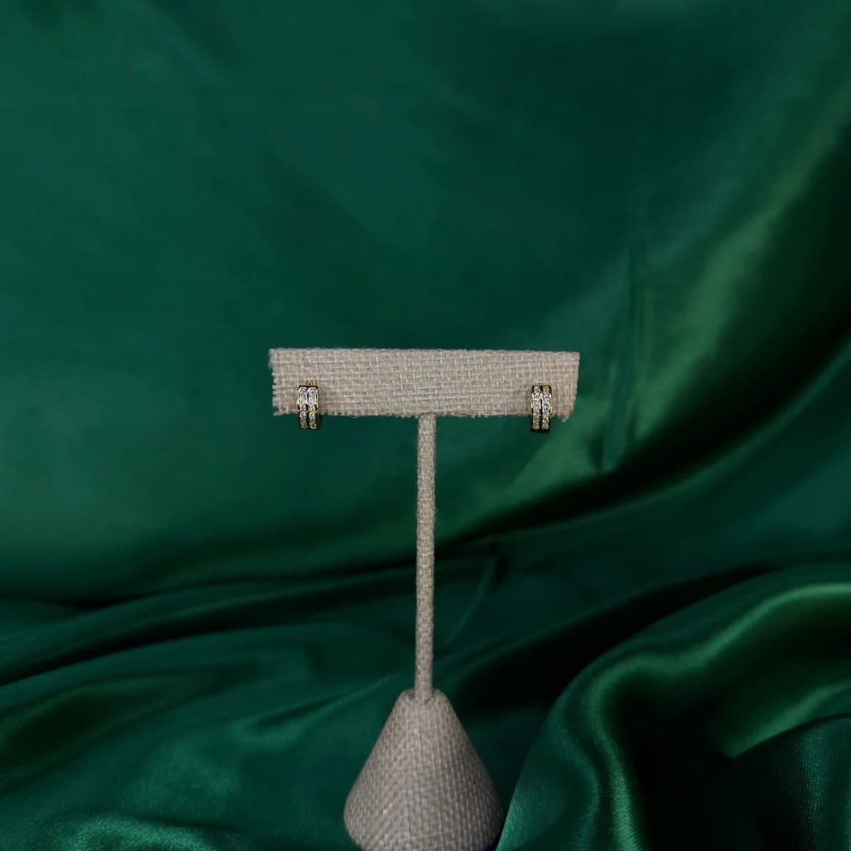 Arracadas Clásicas con Baño de Chapa de Oro 18k — vista 3