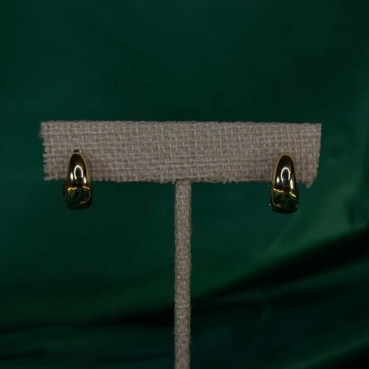 Arracadas Clásicas con Baño de Chapa de Oro 18k — vista 2