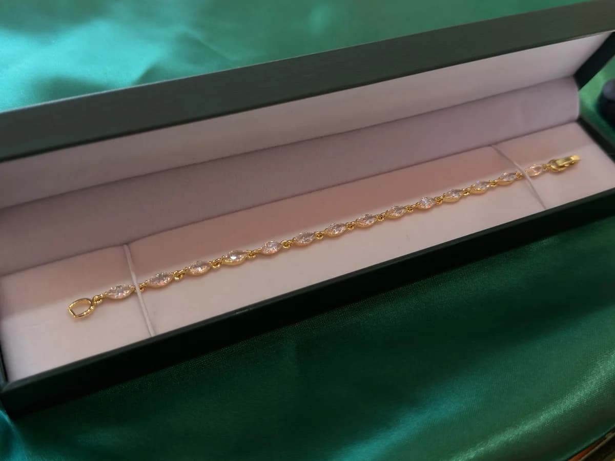 Pulsera Delicada con Detalle Oval en Chapa de Oro 18k — vista 2