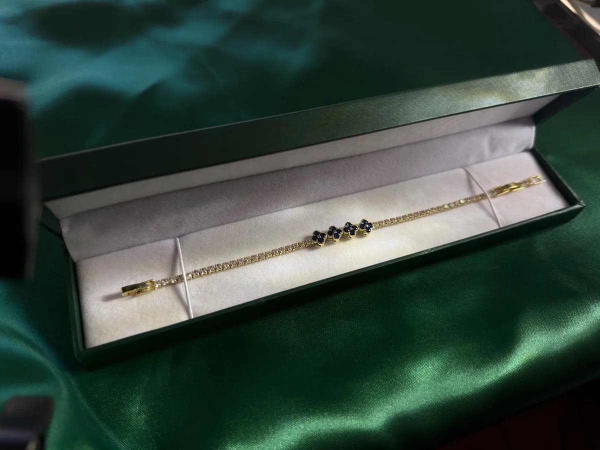 Pulsera de Chapa de Oro 18k con Encantadores Florales — vista 5