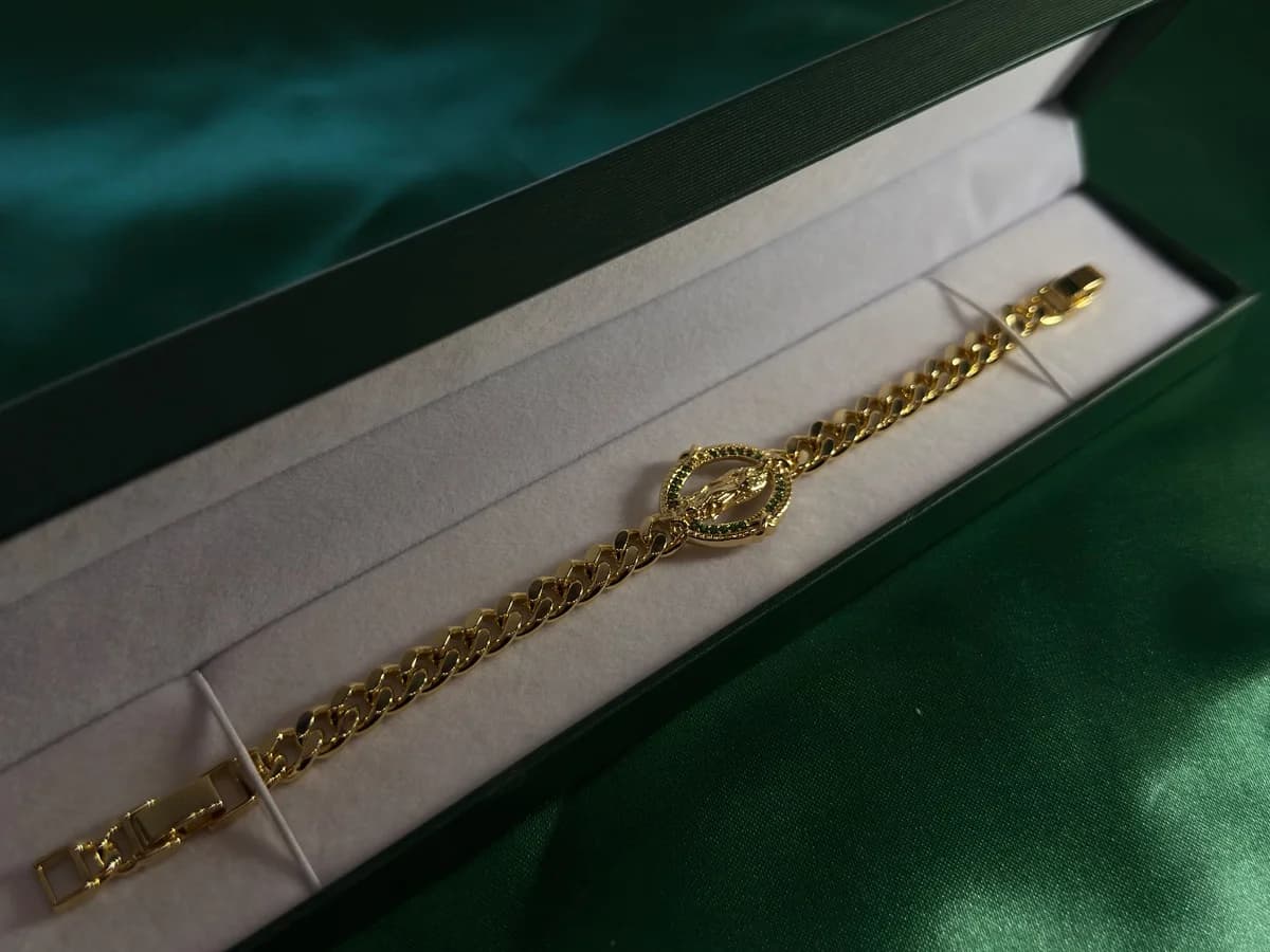 Pulsera Dorada Curb y Aro Oval Chapa de Oro