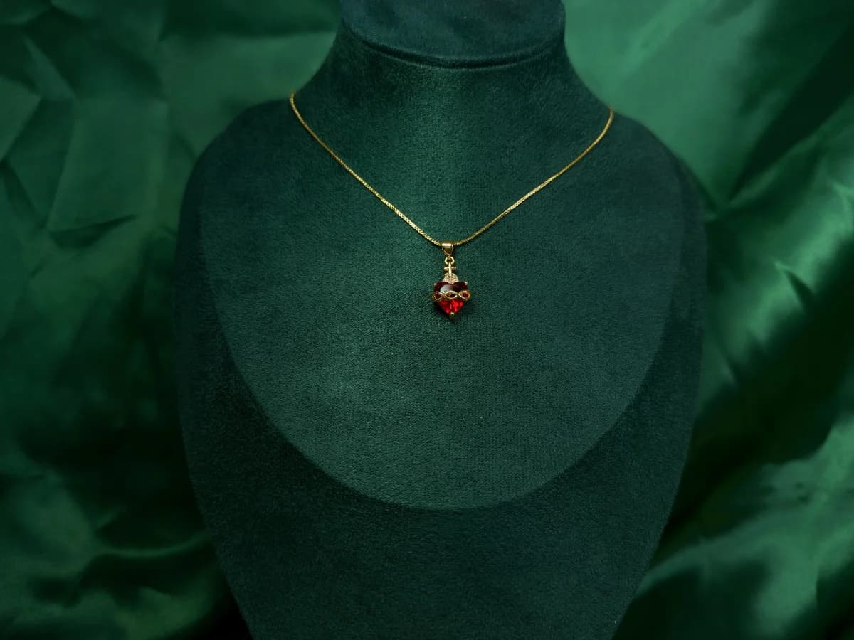 Collar Corazón Brillante en Chapa de Oro 18k