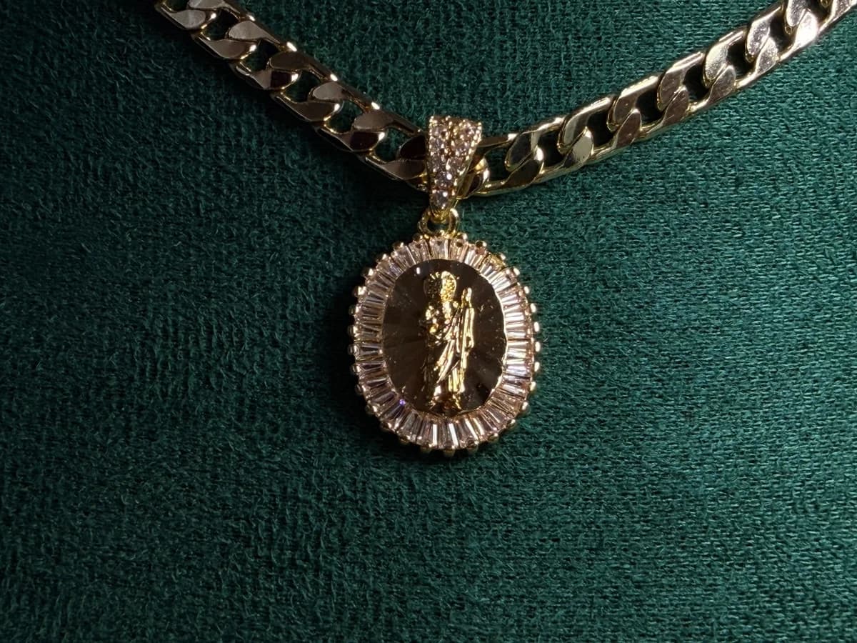 Dije San Judas Radiante Chapa de Oro 18k — vista 3