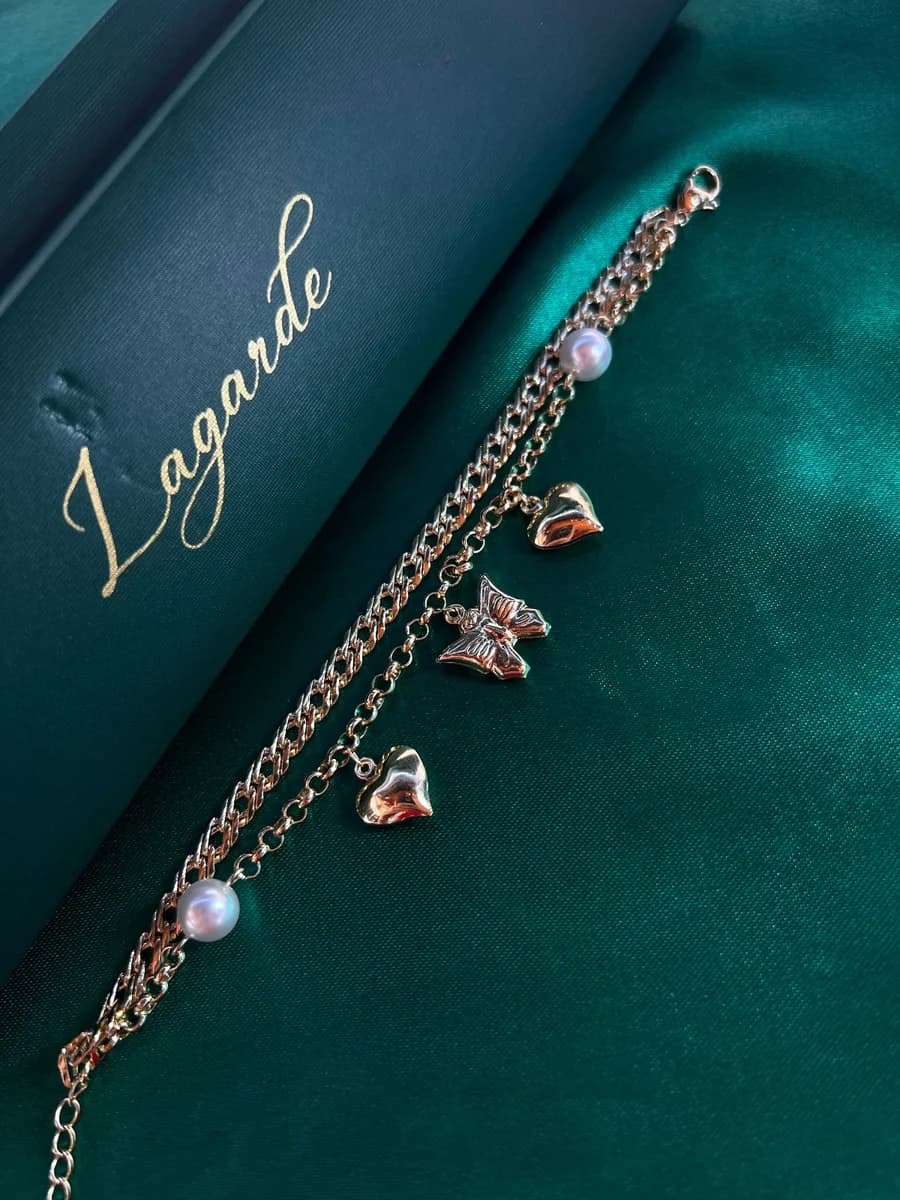 Pulsera Encantos Corazón y Mariposa en Chapa de Oro — vista 3