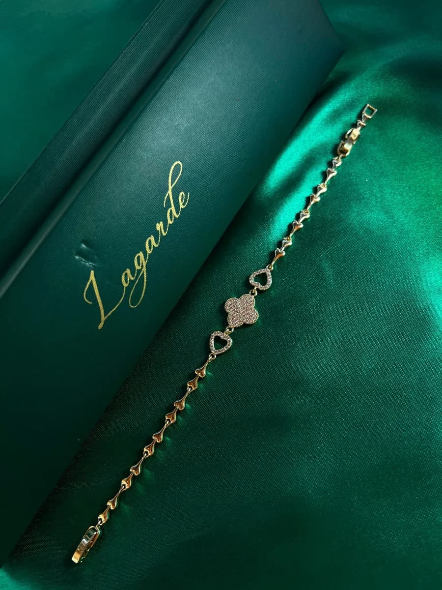 Pulsera Trébol con Corazones Brillante en Chapa de Oro — vista 2