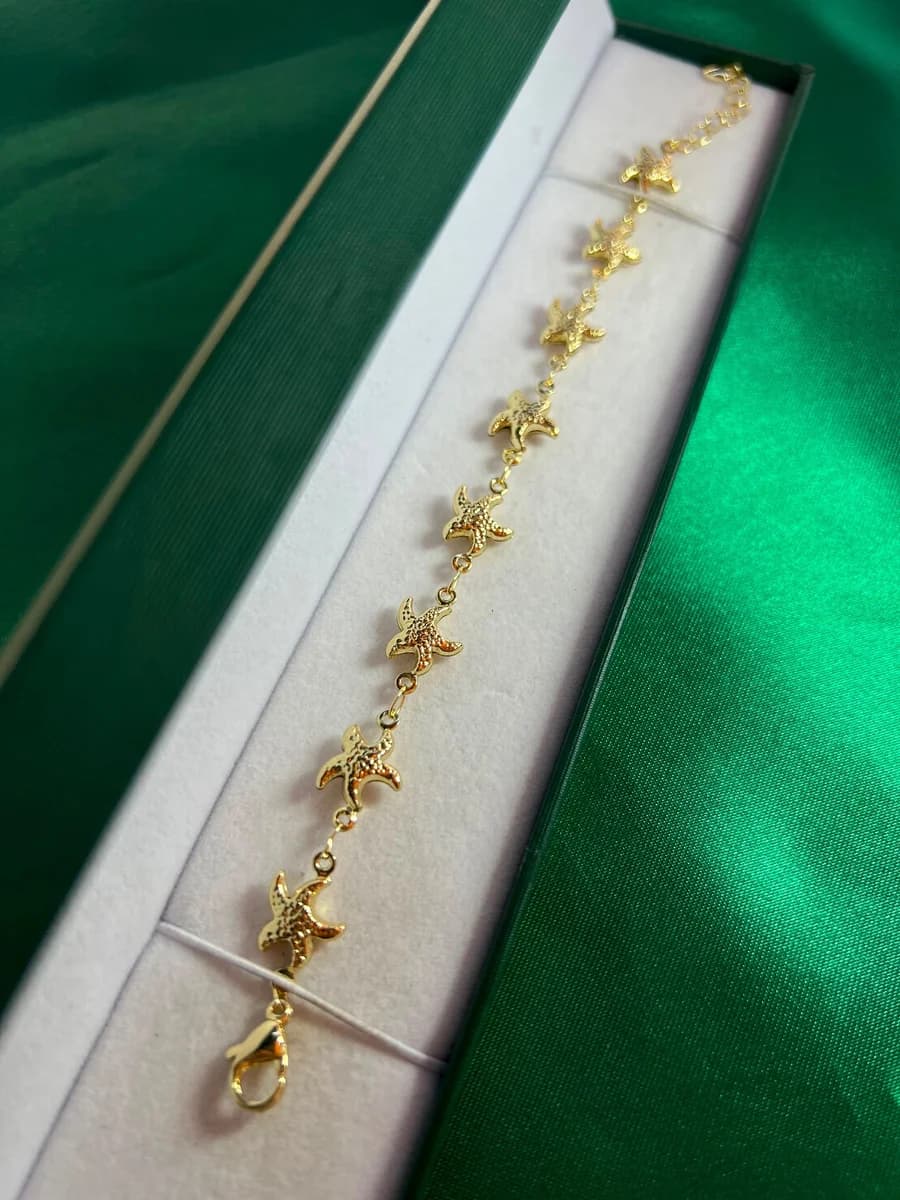 Pulsera Encanto Estrella de Mar Delicada en Chapa de Oro 18k