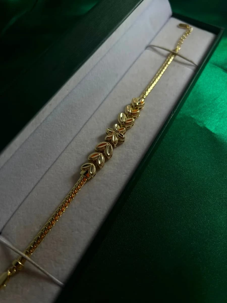 Pulsera Eslabones Florales en Cadena Cartujillo Chapa de Oro