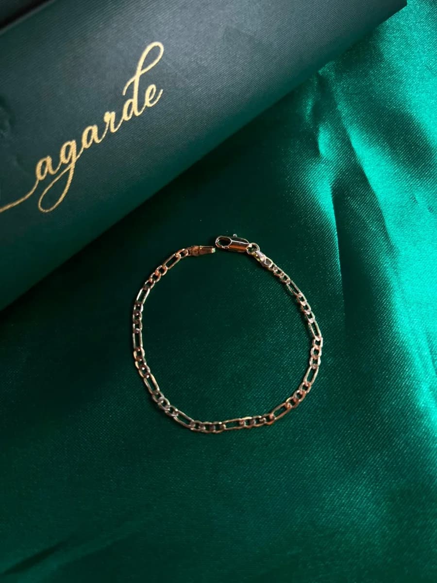 Pulsera Cadena Dorada Clásica en Chapa de Oro 18k — vista 2