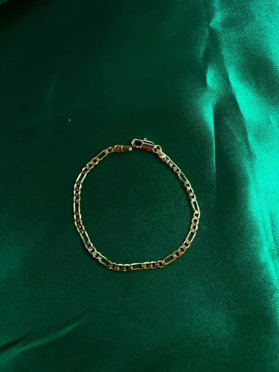 Pulsera Cadena Dorada Clásica en Chapa de Oro 18k — vista 4