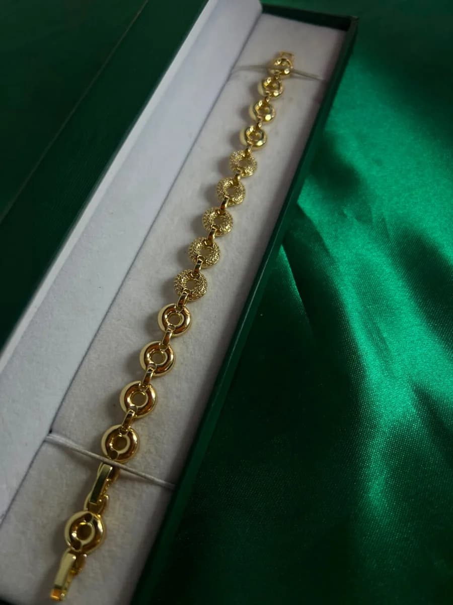 Pulsera de Aros en Piedreria en Chapa de Oro 18k