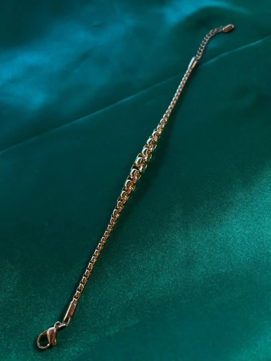 Pulsera Eslabones Clásicos Brillantes en Chapa de Oro 18k — vista 4