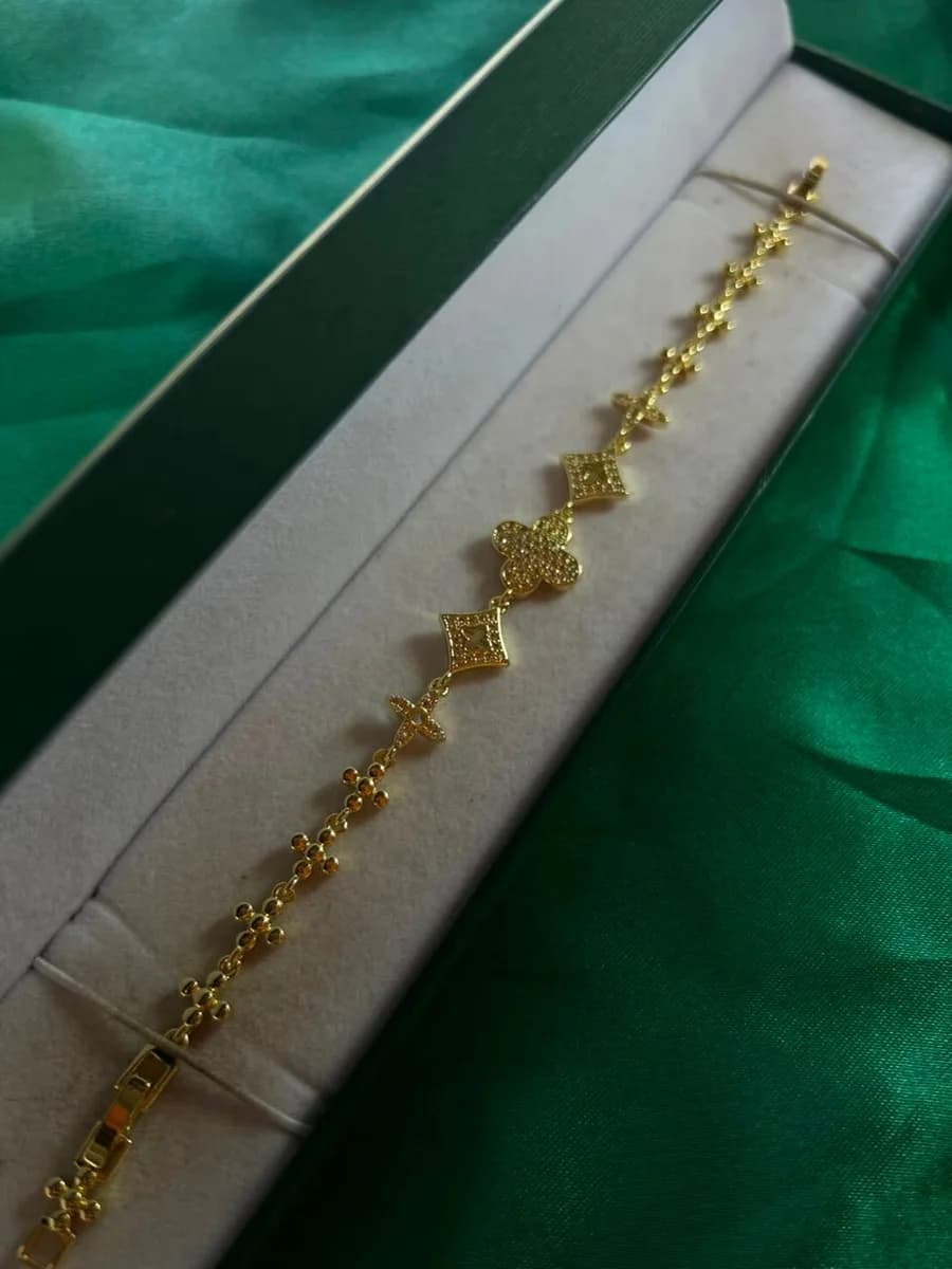 Pulsera Cadena Biselado con Flores y Diamantes Chapa de Oro