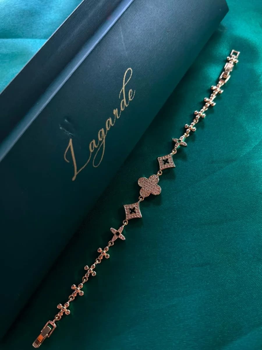 Pulsera Cadena Biselado con Flores y Diamantes Chapa de Oro — vista 2