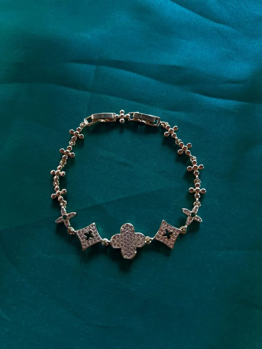 Pulsera Cadena Biselado con Flores y Diamantes Chapa de Oro — vista 4