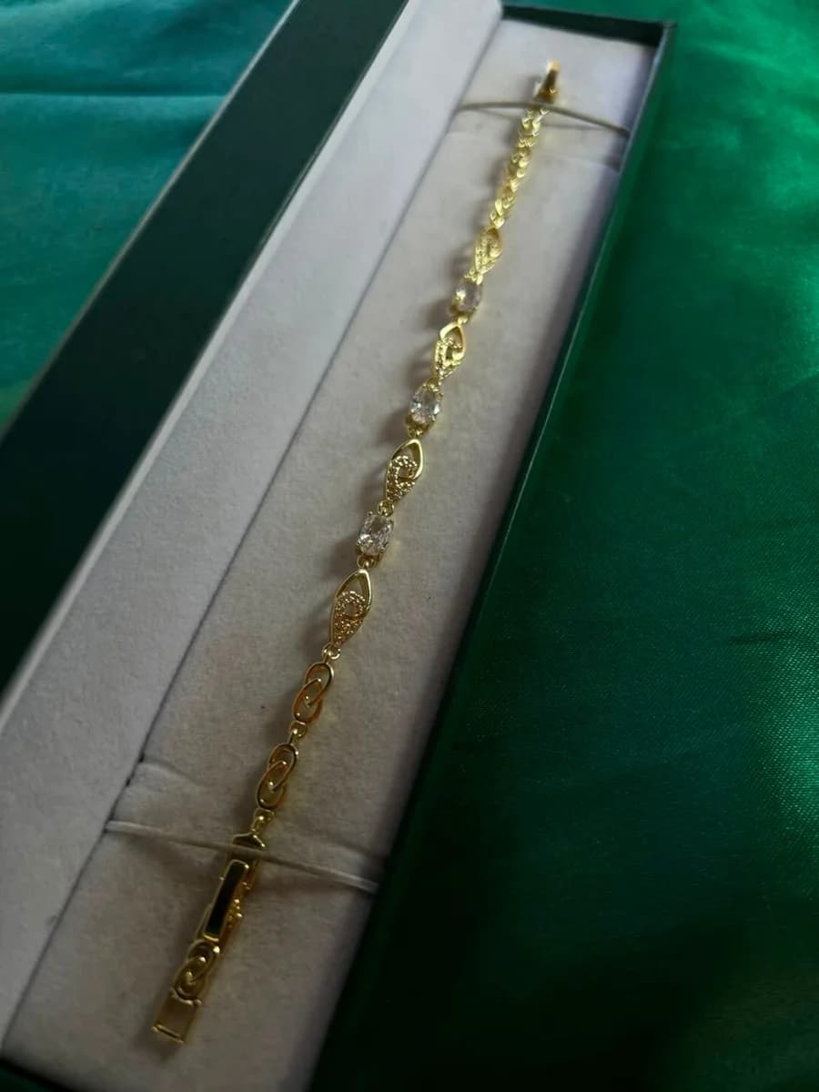 Pulsera Eslabón Celta Entrelazado en Chapa de Oro