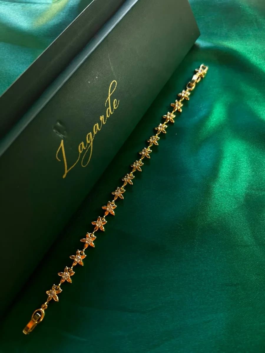 Pulsera de Flores Estrella Llamativa en Chapa de Oro 18k — vista 2