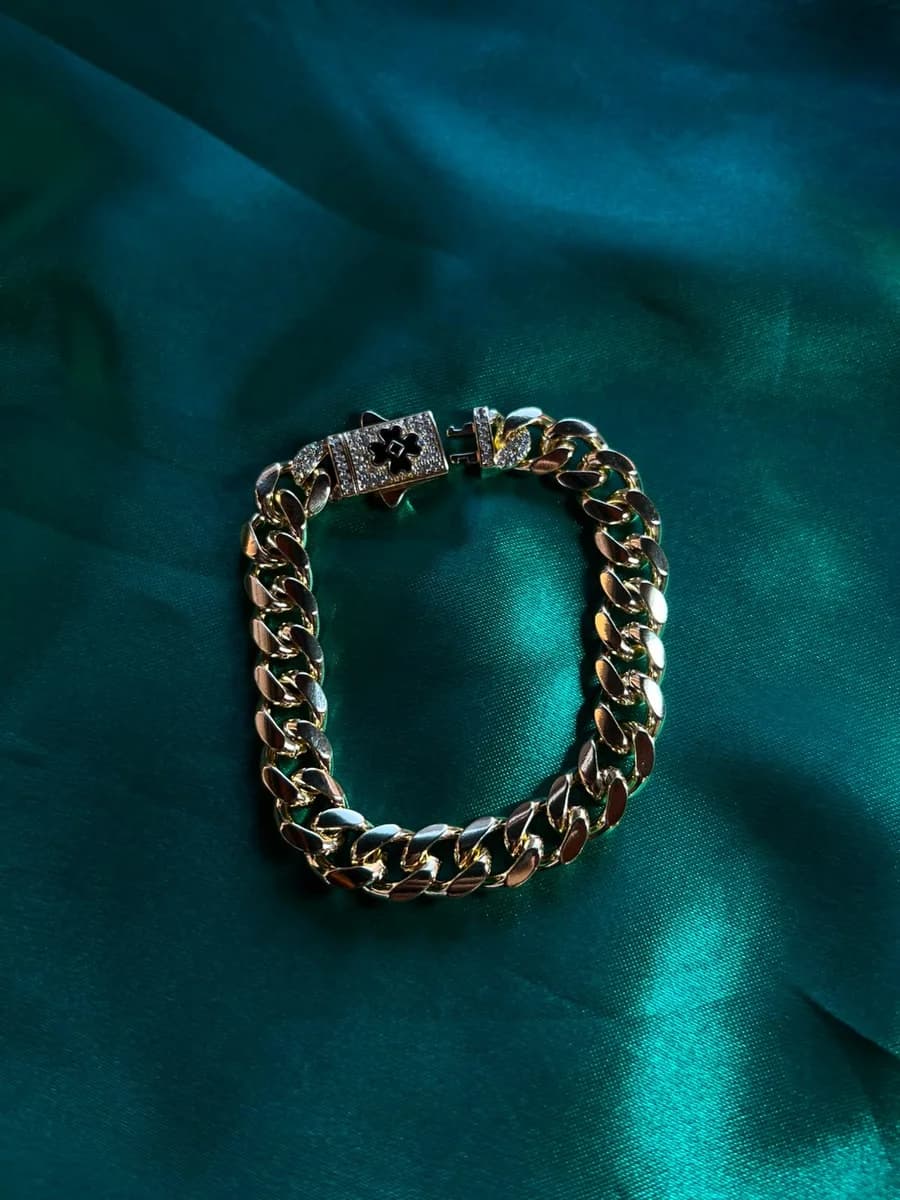 Pulsera Cubana con Broche Estilo Monaco en Chapa de Oro 18k — vista 3