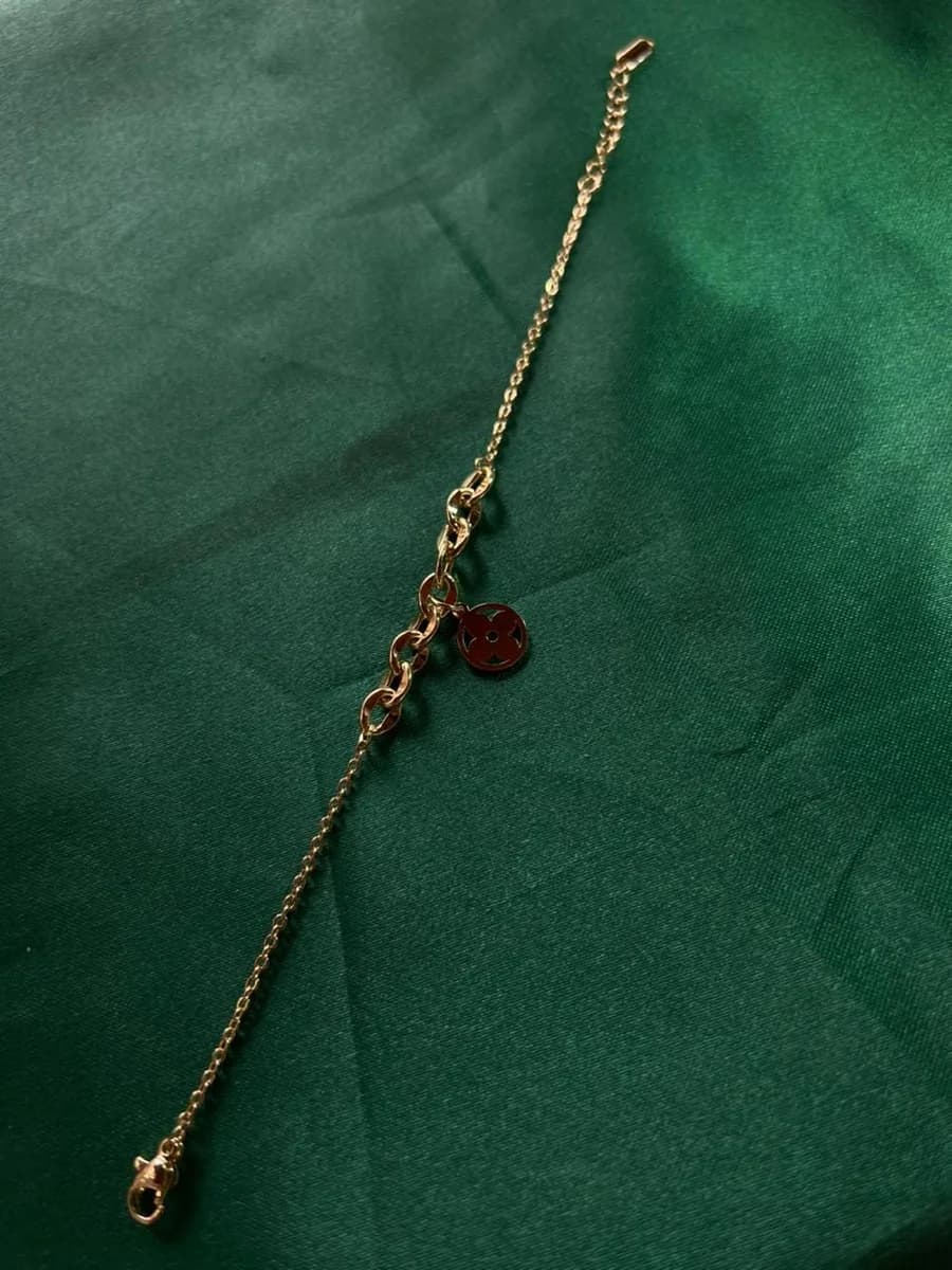 Pulsera eslabon y rueda trebol en Chapa de Oro — vista 3