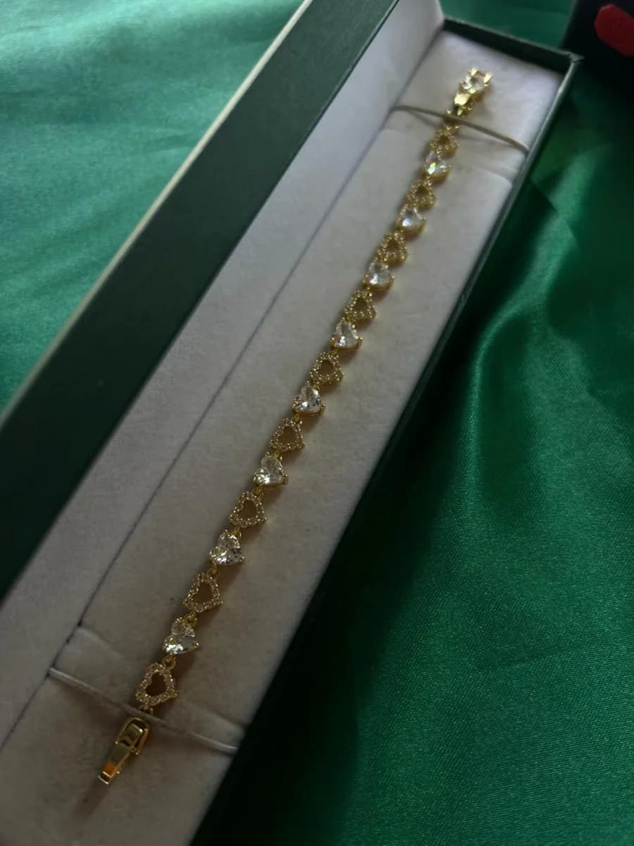 Pulsera Corazones Traslúcidos y Brillantes en Chapa de Oro 18k