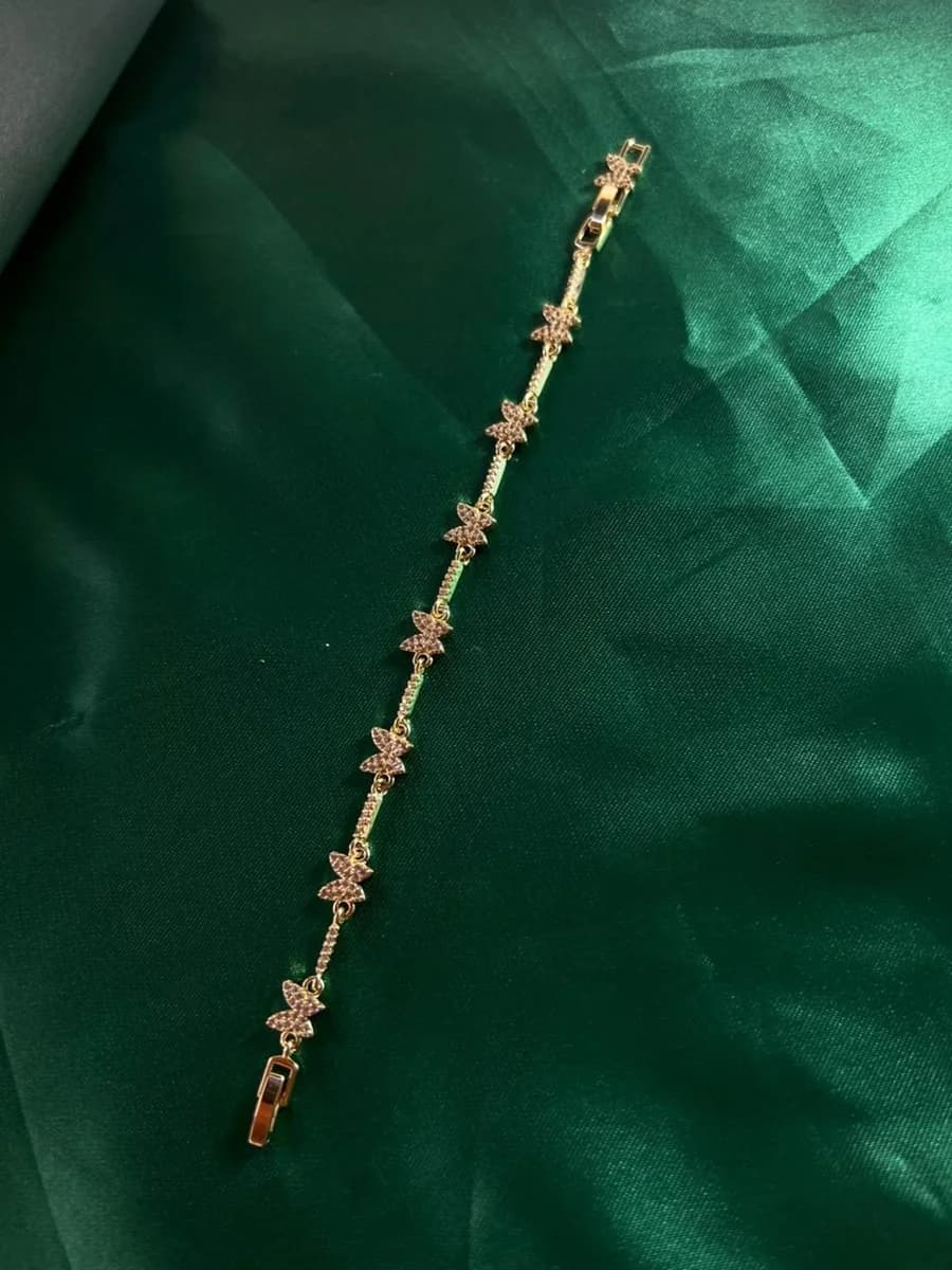 Pulsera Cadena de Mariposas en Chapa de Oro 18k — vista 3