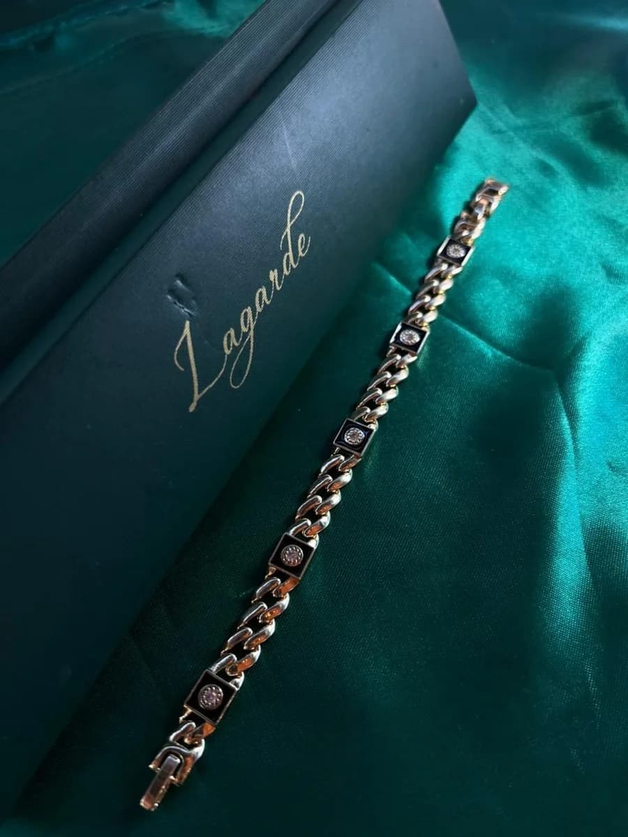Pulsera Eslabones Cuadrados Negros con Chapa de Oro 18k — vista 3