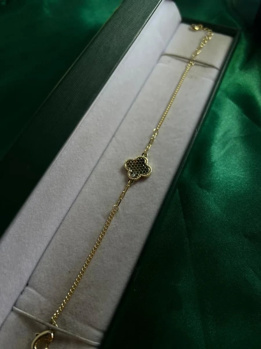Pulsera Trébol Decorado Chapa de Oro 18k