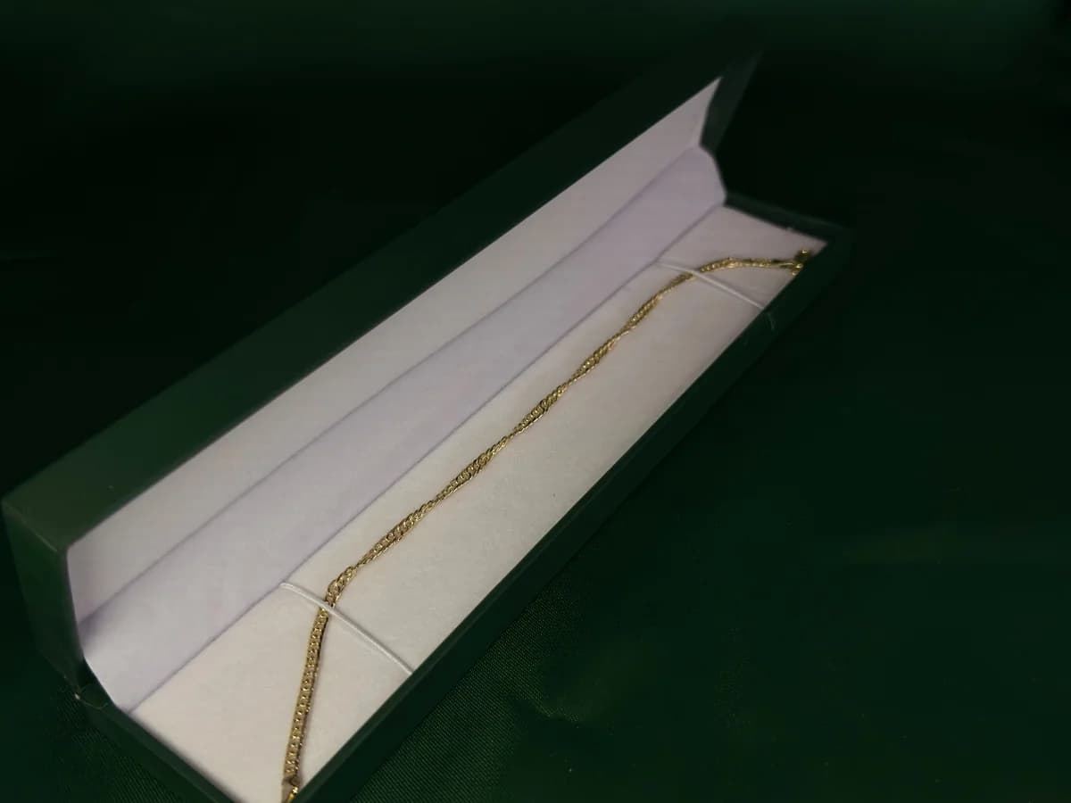 Pulsera Eslabones Torcidos Delicados en Chapa de Oro 18k