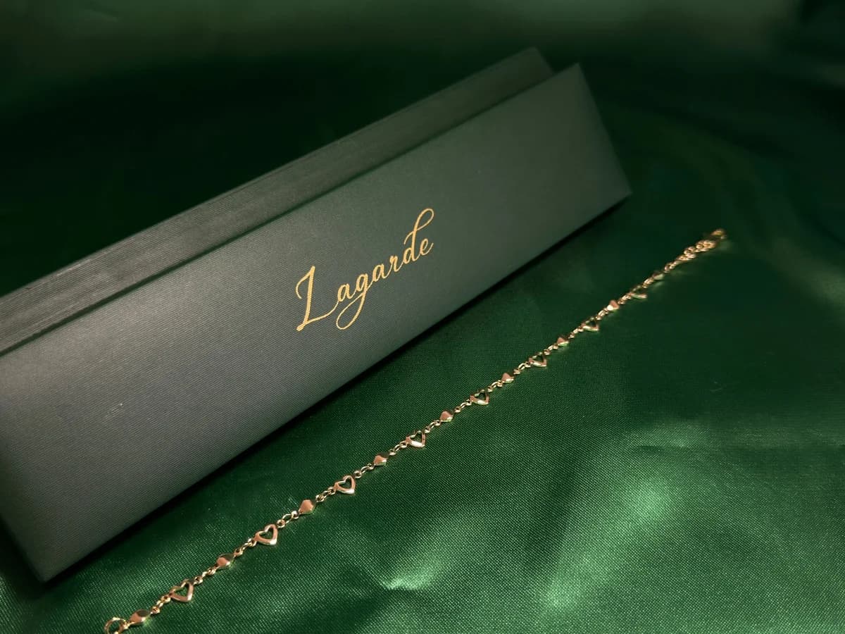 Pulsera Delicada de Corazones en Chapa de Oro 18k — vista 3