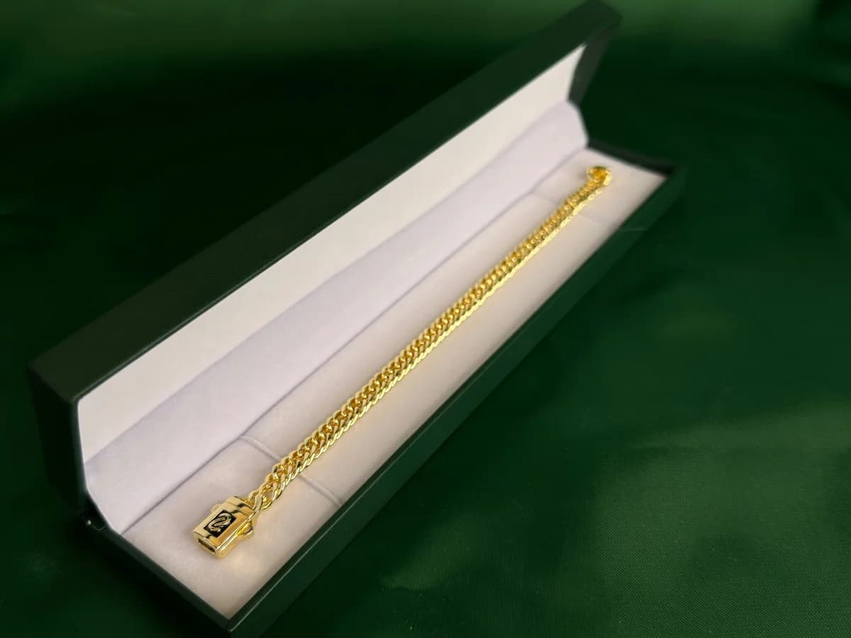 Pulsera Eslabón Fino con Broche de Seguridad en Chapa de Oro 18k — vista 6