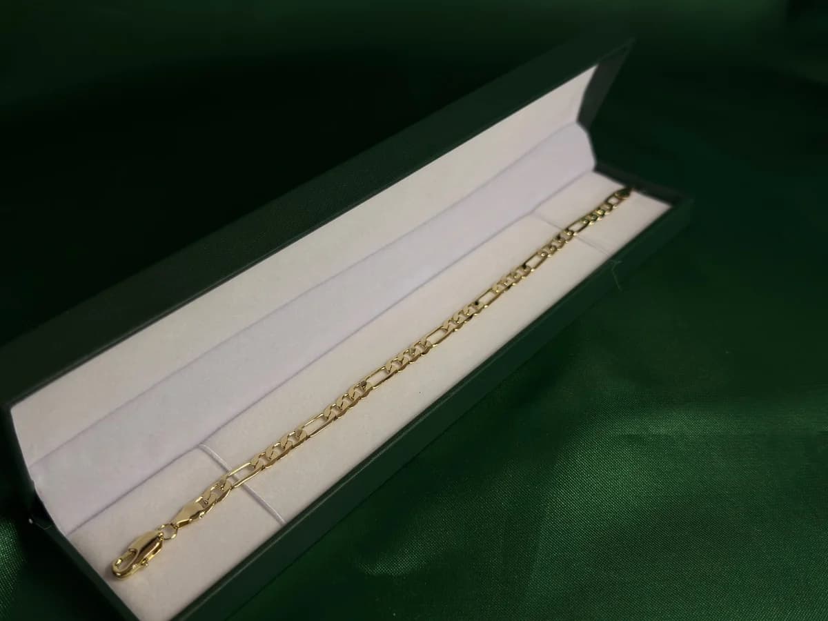 Pulsera Eslabón Figaro Clásico en Chapa de Oro 18k