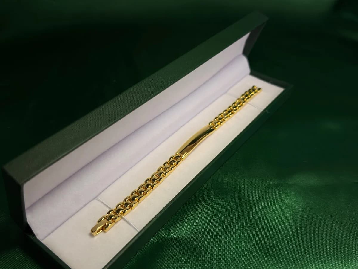 Pulsera de Eslabones Texturizados con Placa Central en Chapa de Oro 18k — vista 2