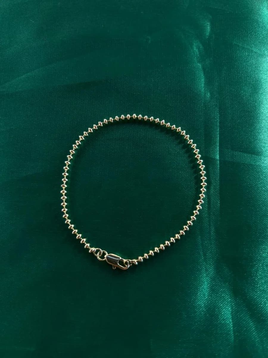 Pulsera de Cadena con Mini Esferas en Chapa de Oro 18k — vista 4