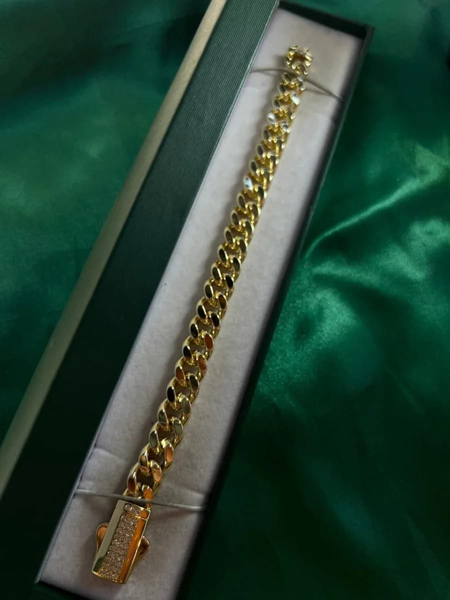 Pulsera Cubana con Broche Estilo Monaco en Chapa de Oro 18k