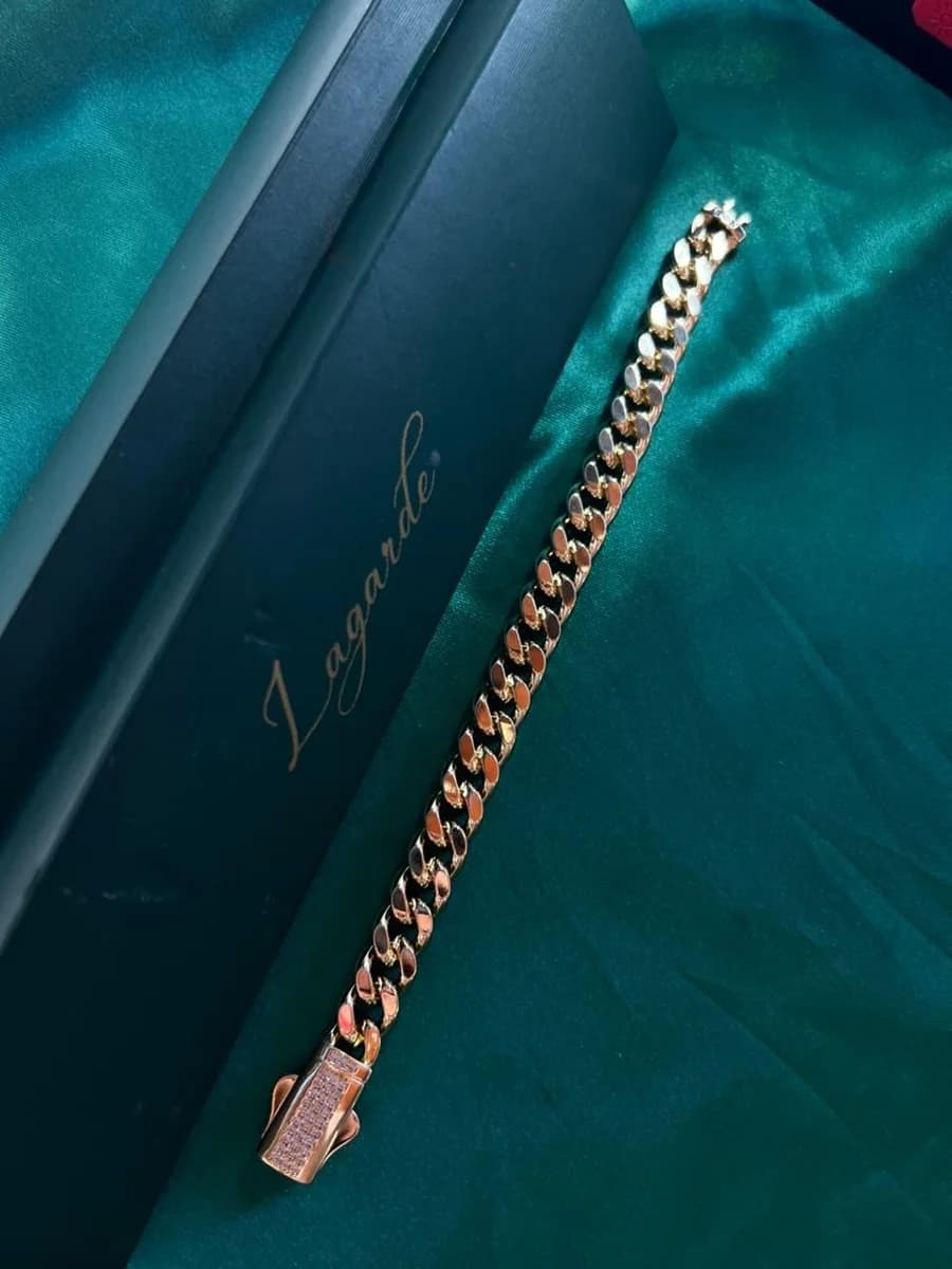 Pulsera Cubana con Broche Estilo Monaco en Chapa de Oro 18k — vista 4