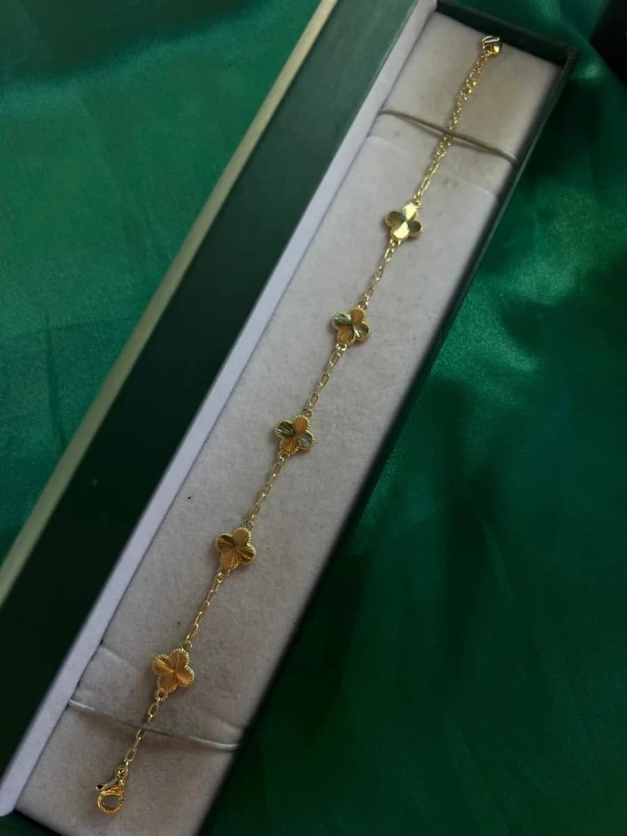 Pulsera Múltiples Dijes de Trébol Chapa de Oro 18k