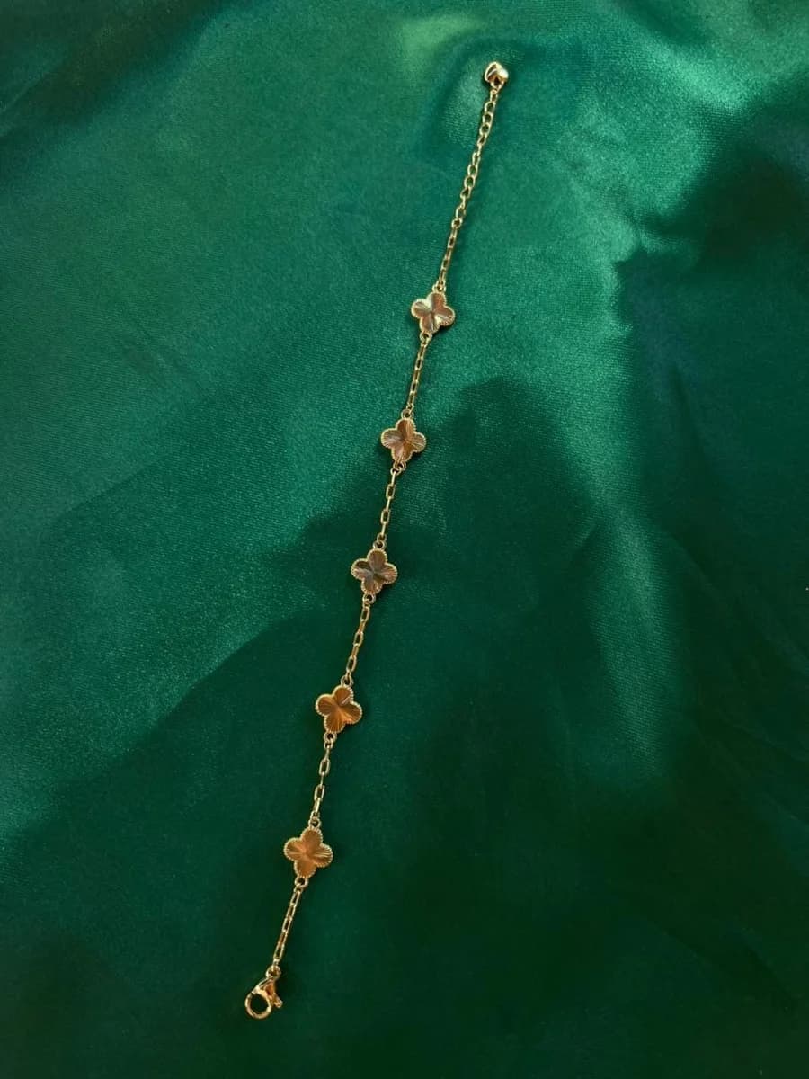 Pulsera Múltiples Dijes de Trébol Chapa de Oro 18k — vista 3