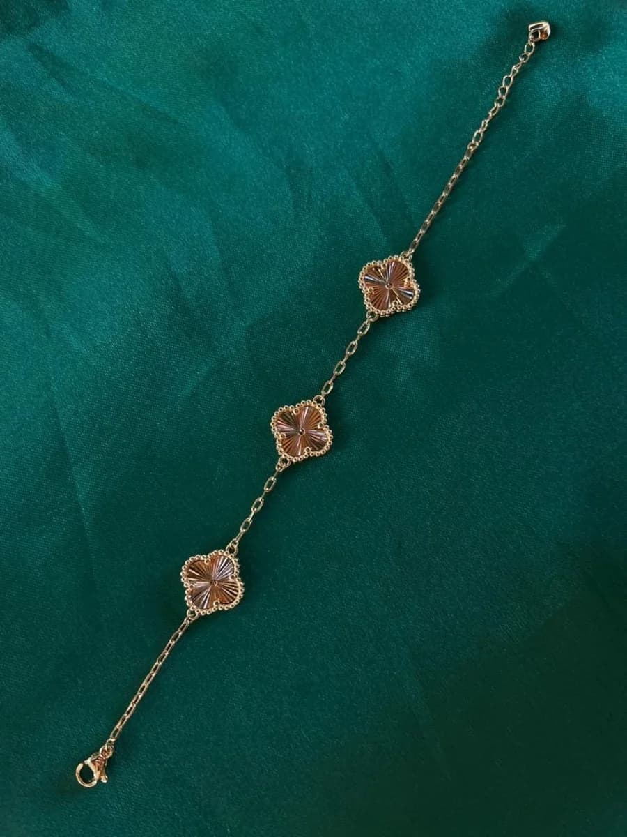Pulsera Tréboles Texturizados en Chapa de Oro 18k — vista 3