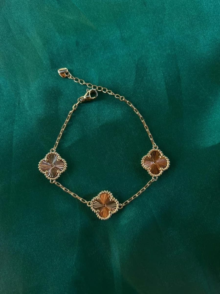 Pulsera Tréboles Texturizados en Chapa de Oro 18k — vista 4