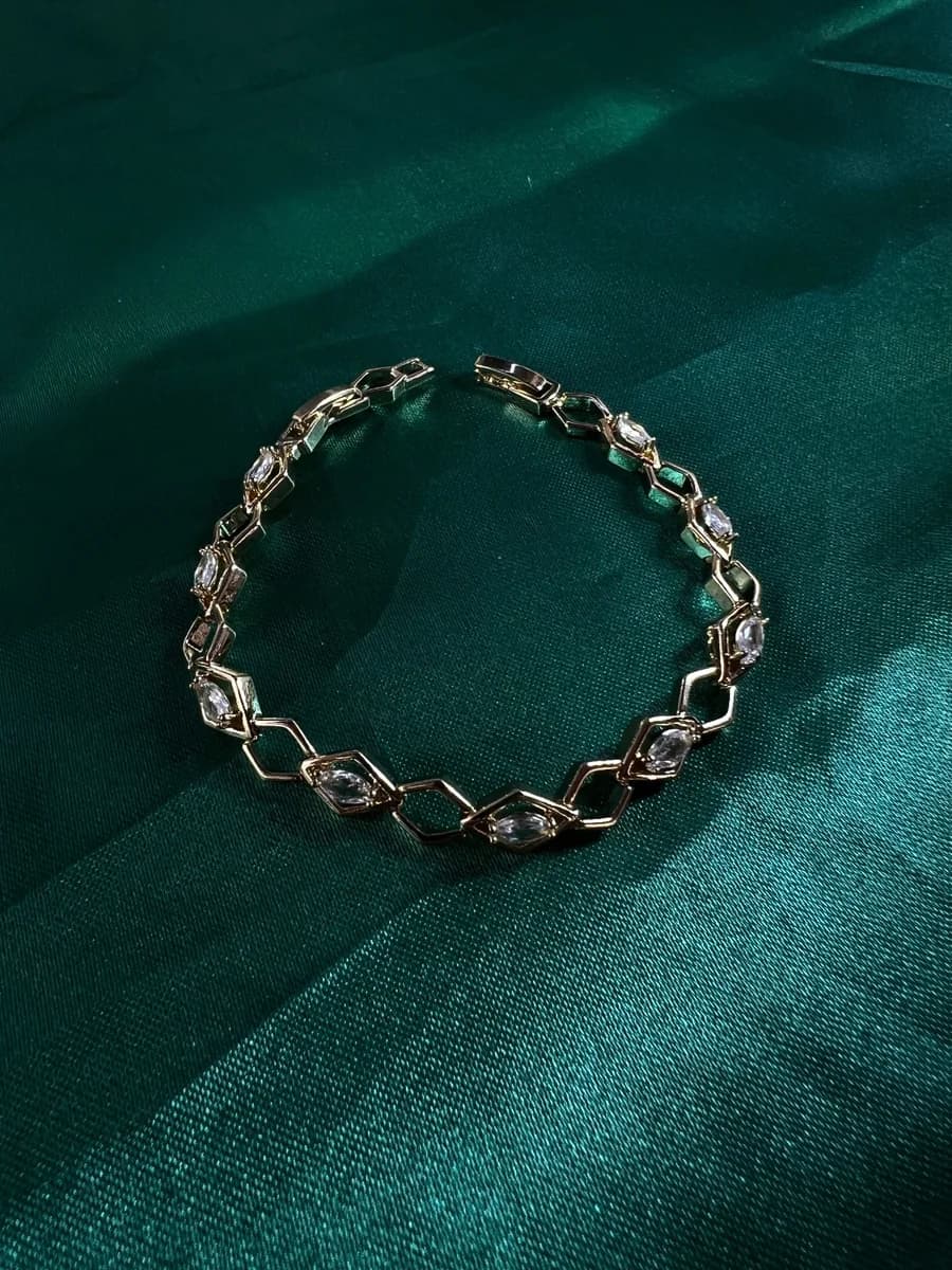 Pulsera Eslabones Rombo con Zirconias en Chapa de Oro 18k — vista 4