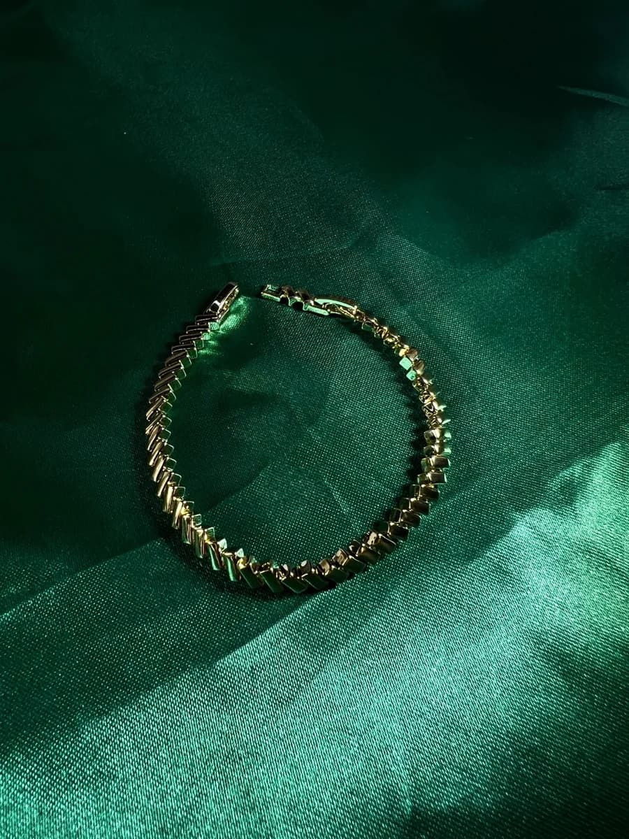 Pulsera Eslabones Cuadrados en Chapa de Oro 18k — vista 4