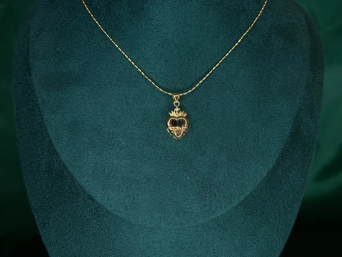 Collar Sagrado Corazón Biselado en Chapa de Oro 18k — vista 3