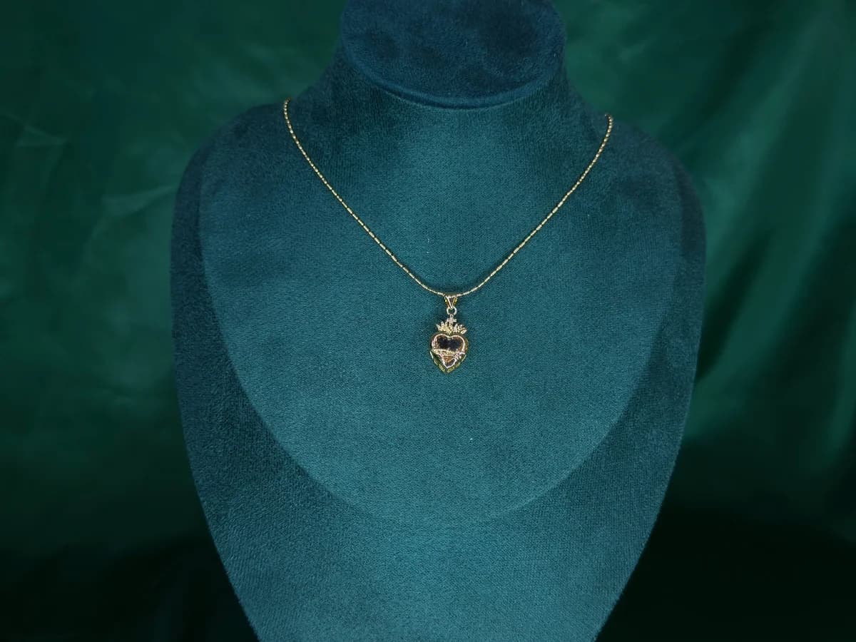 Collar Sagrado Corazón Biselado en Chapa de Oro 18k