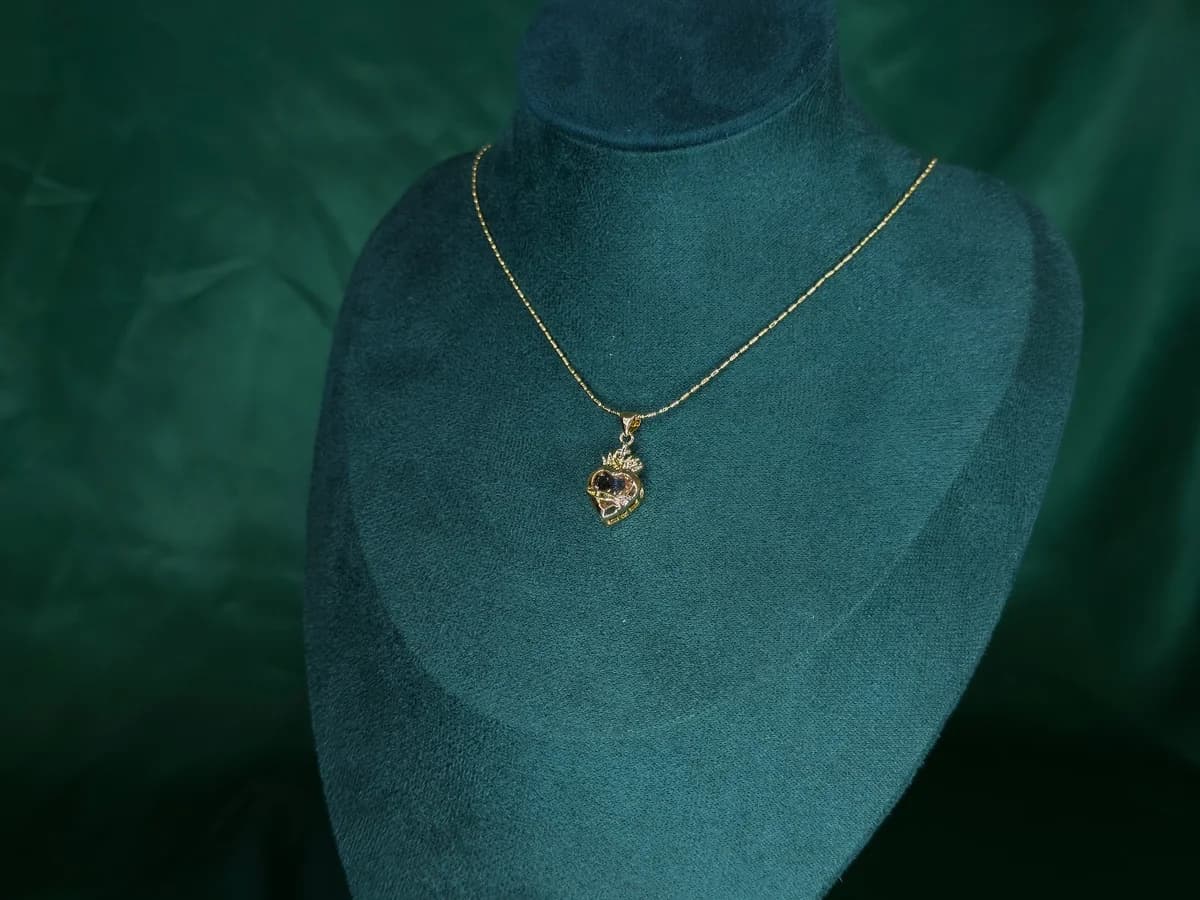 Collar Sagrado Corazón Biselado en Chapa de Oro 18k — vista 4