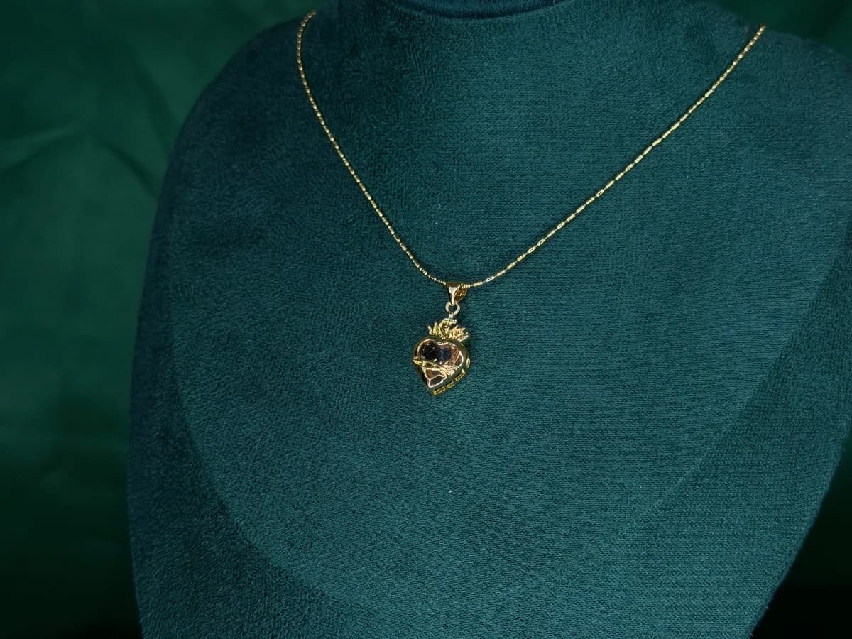 Collar Sagrado Corazón Biselado en Chapa de Oro 18k — vista 5