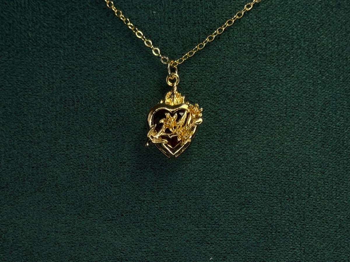 Collar Corazón con Flores en Chapa de Oro 18k — vista 2
